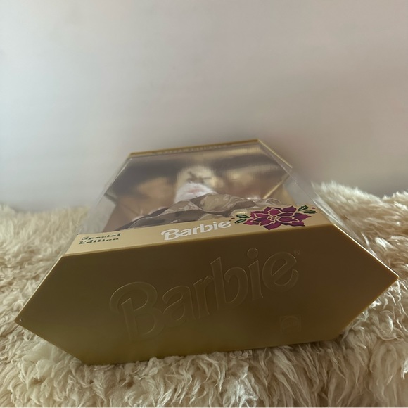 Vintage New In Box 1996 Happy Holiday Barbie Special Edition - Picture 10 of 12
